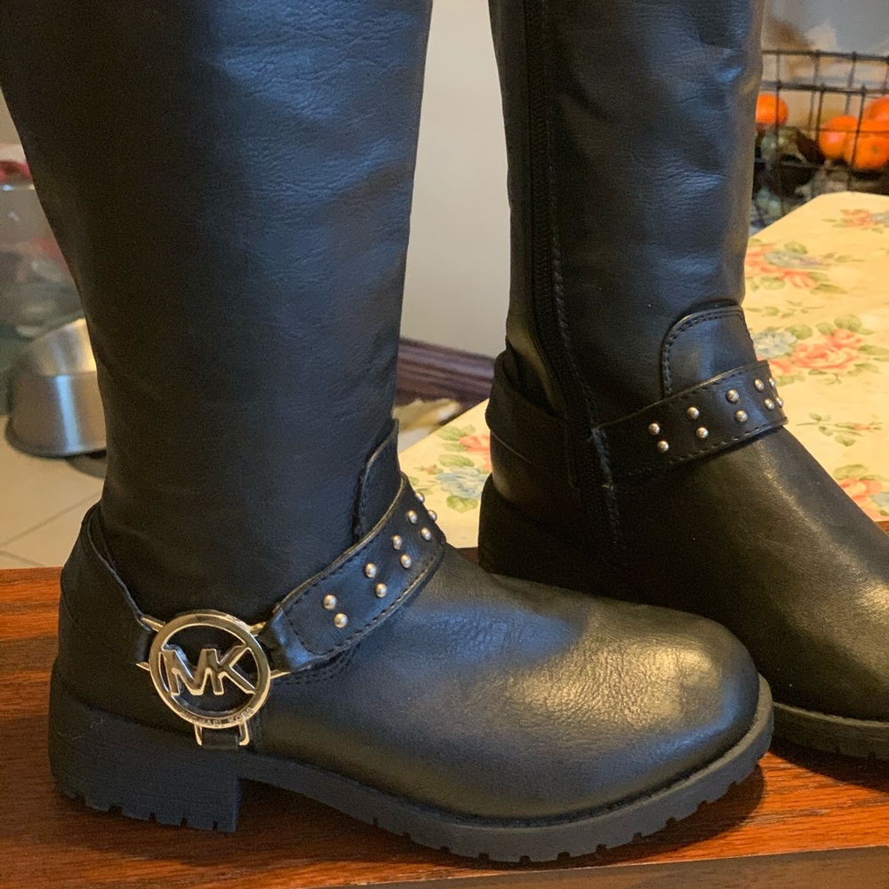 This beautiful Michael Kors girls boots size 13